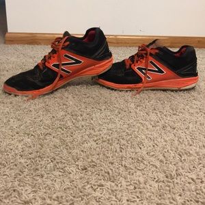 Men’s New Balance metal baseball cleats